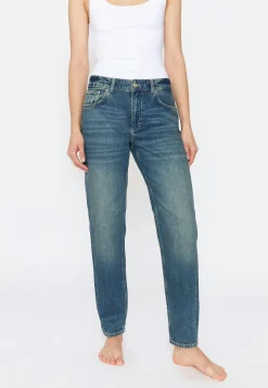 Boyfriend jeans in relaxed fit