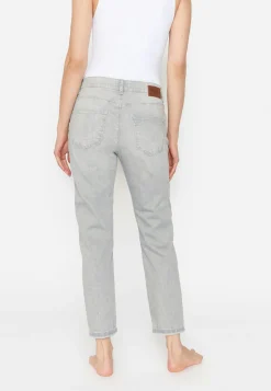 Boyfriend Jeans with rhinestones