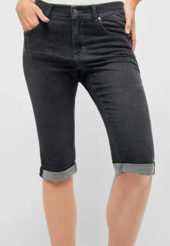 Jeans Capri TU with distressed look