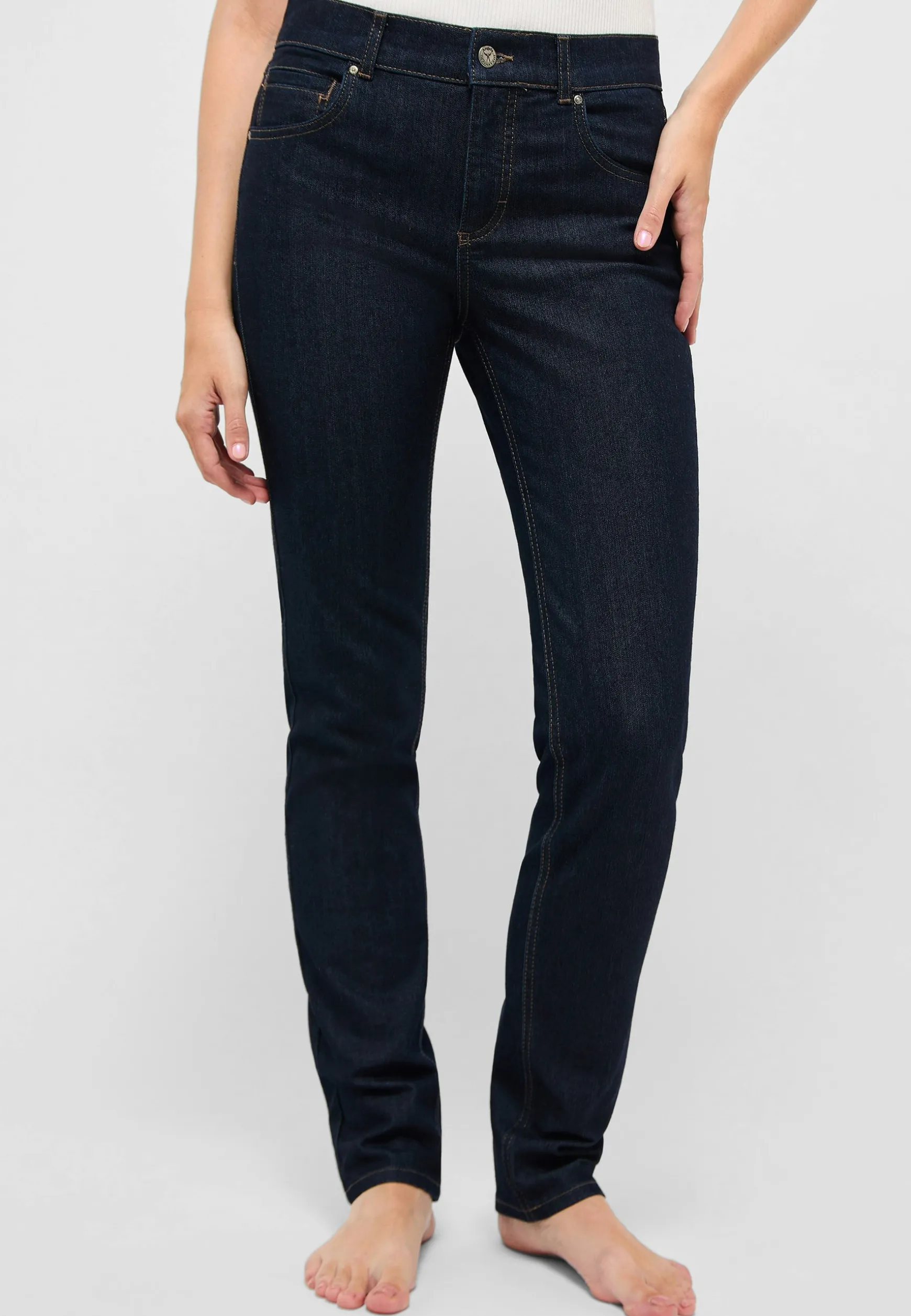 Jeans Cici with sporty denim