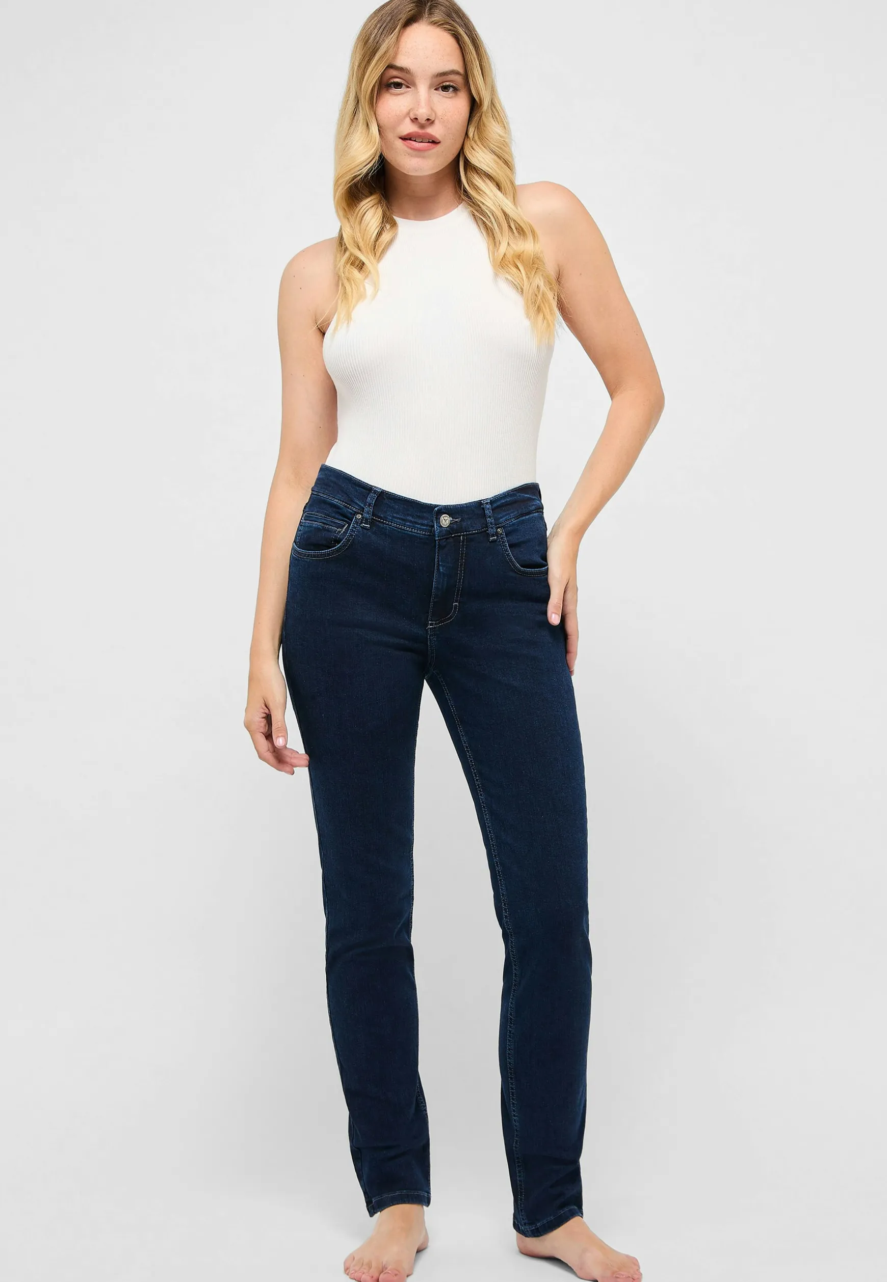 Jeans Cici with sporty denim