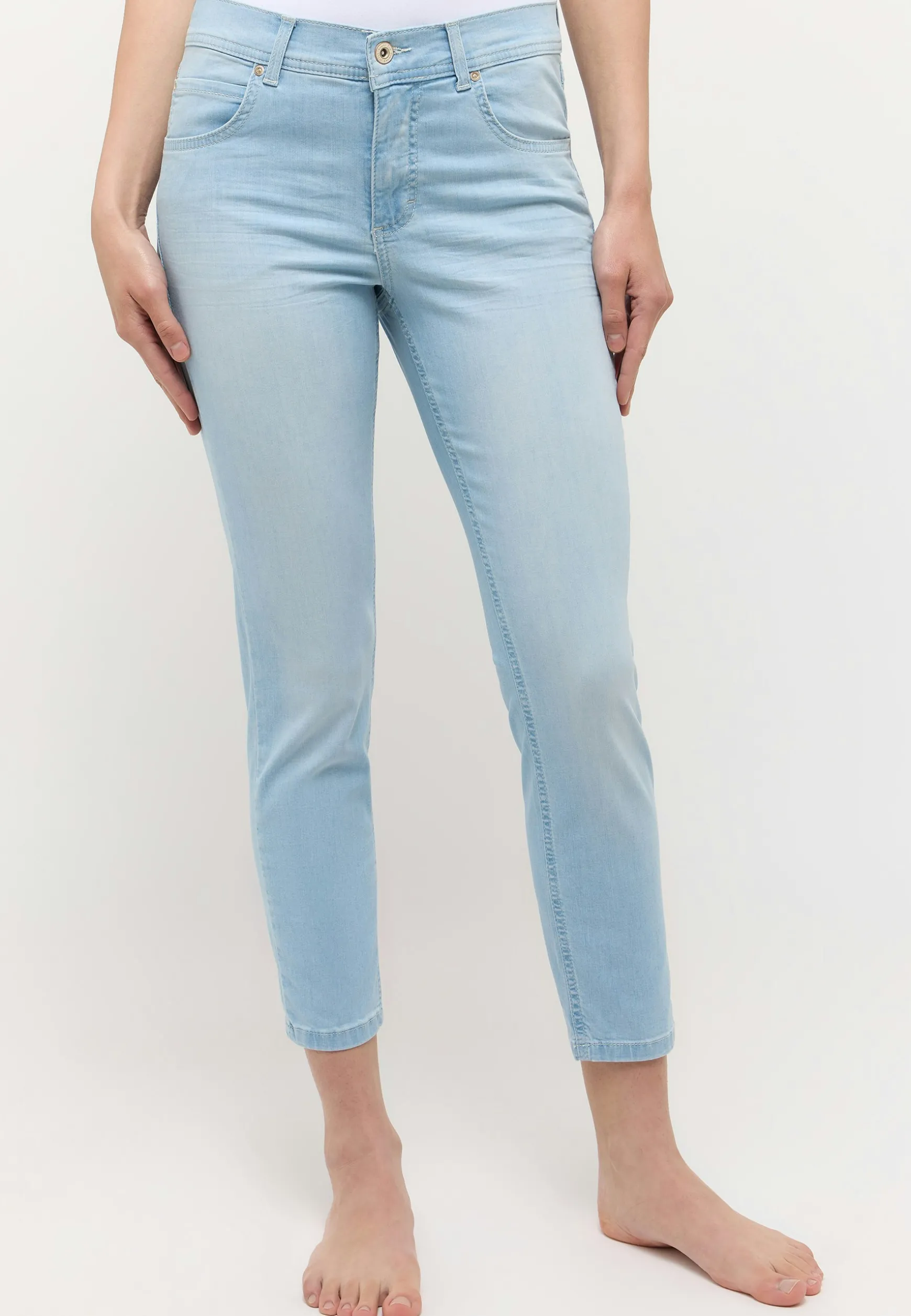 Jeans Ornella with distressed wash