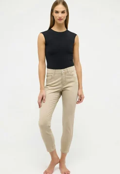 Jeans Ornella with distressed wash