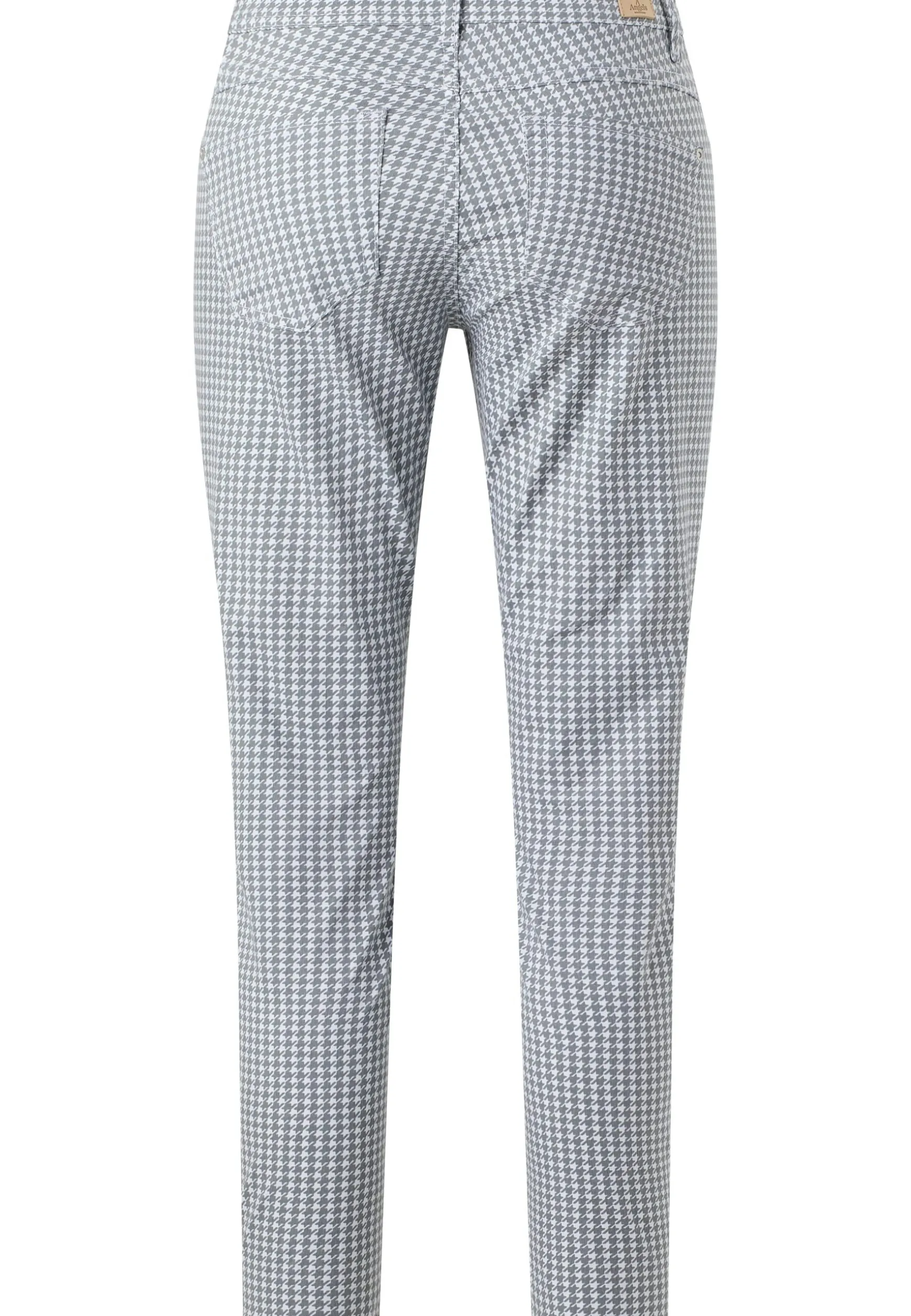 Ornella with houndstooth pattern