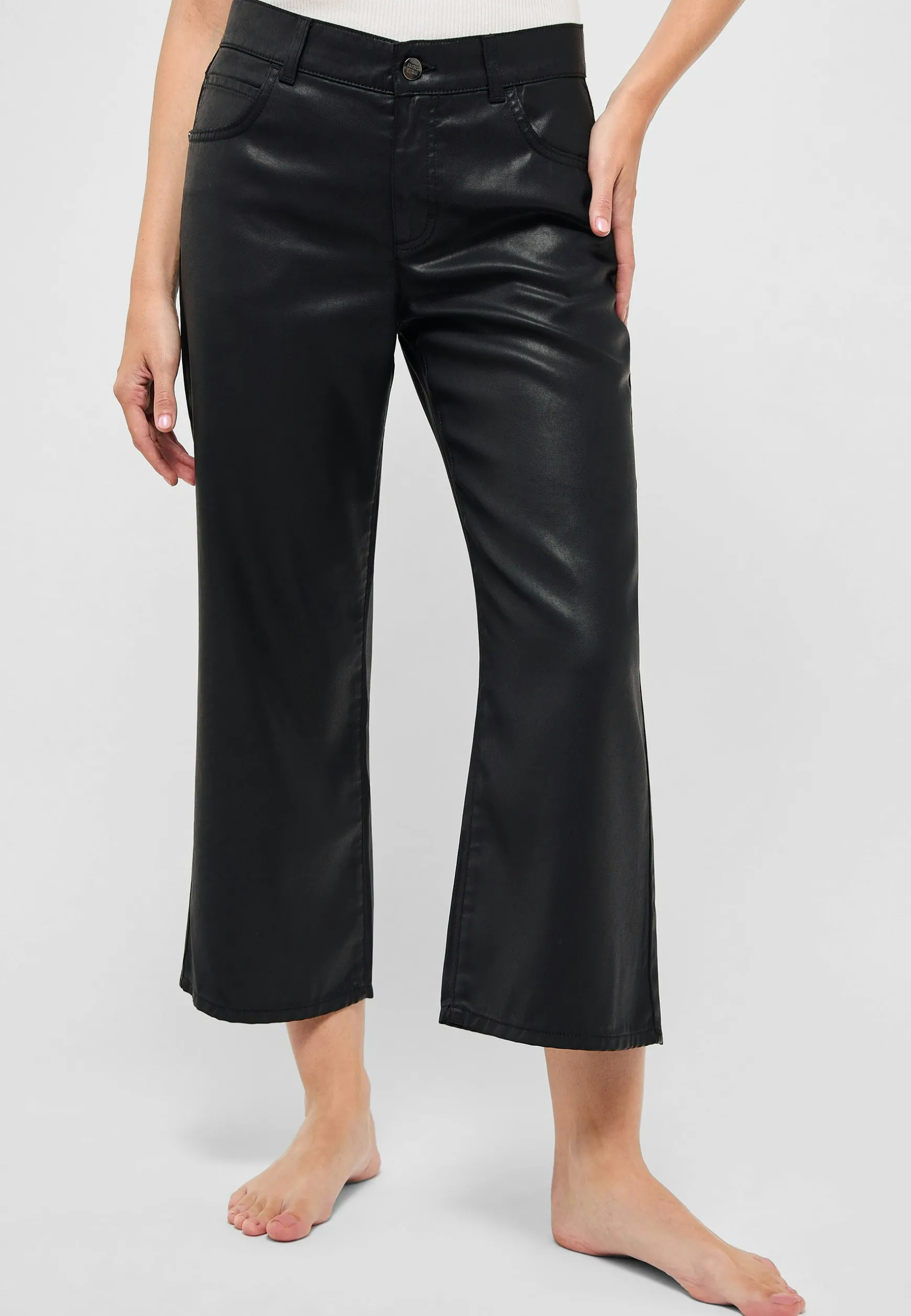 Pants Linn with smooth coating