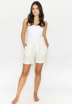 Shorts Mia with gathered waistband