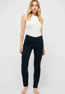 Skinny jeans with authentic denim