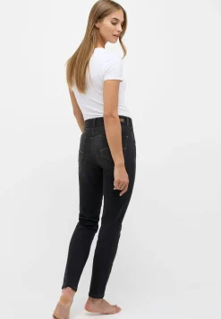 Skinny jeans with authentic denim