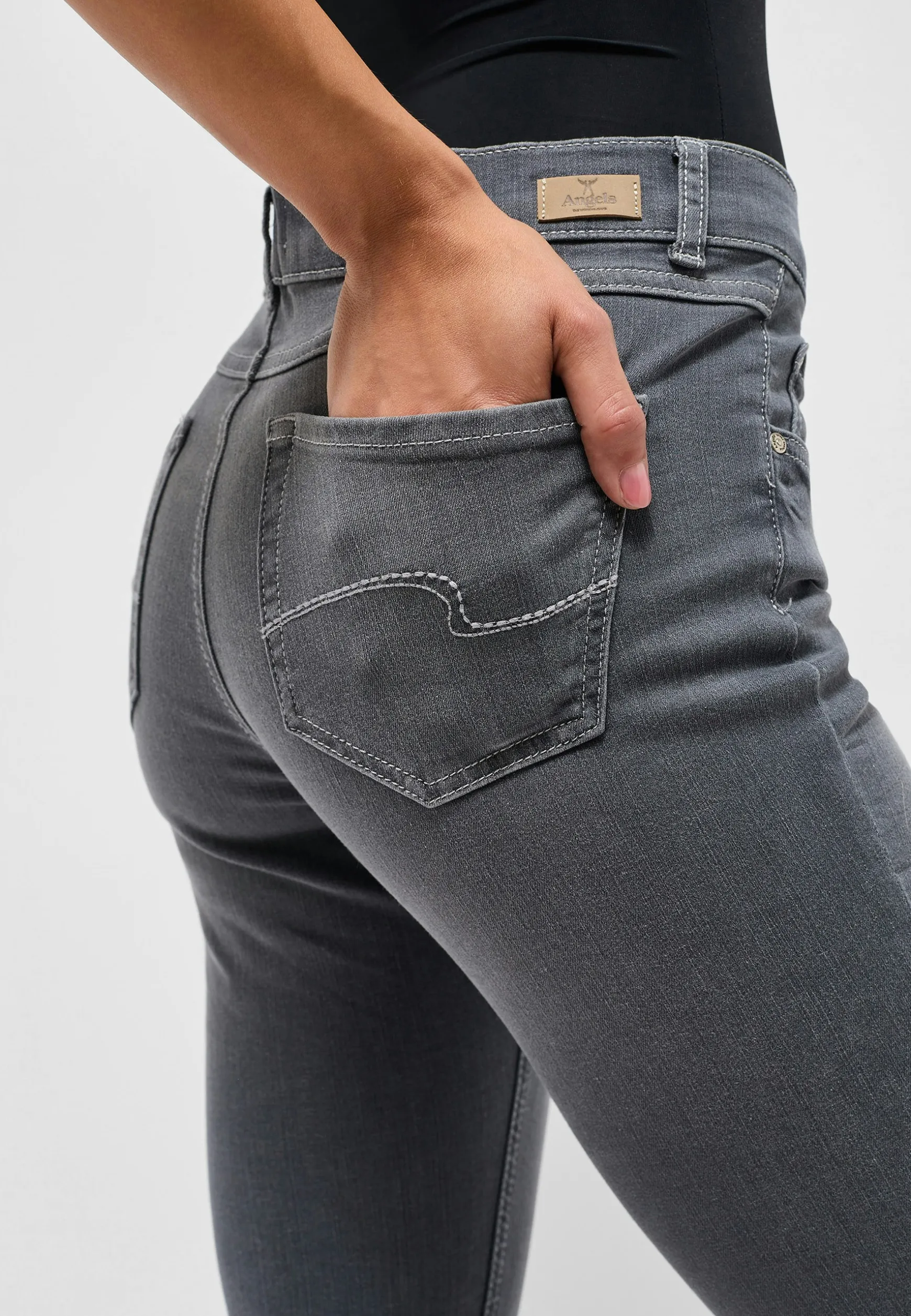 Skinny jeans with authentic denim