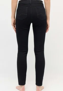 Skinny jeans with clean super stretch denim