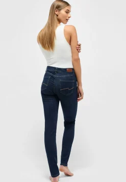Skinny jeans with power stretch denim