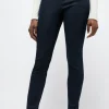 Skinny Jeans with sporty denim