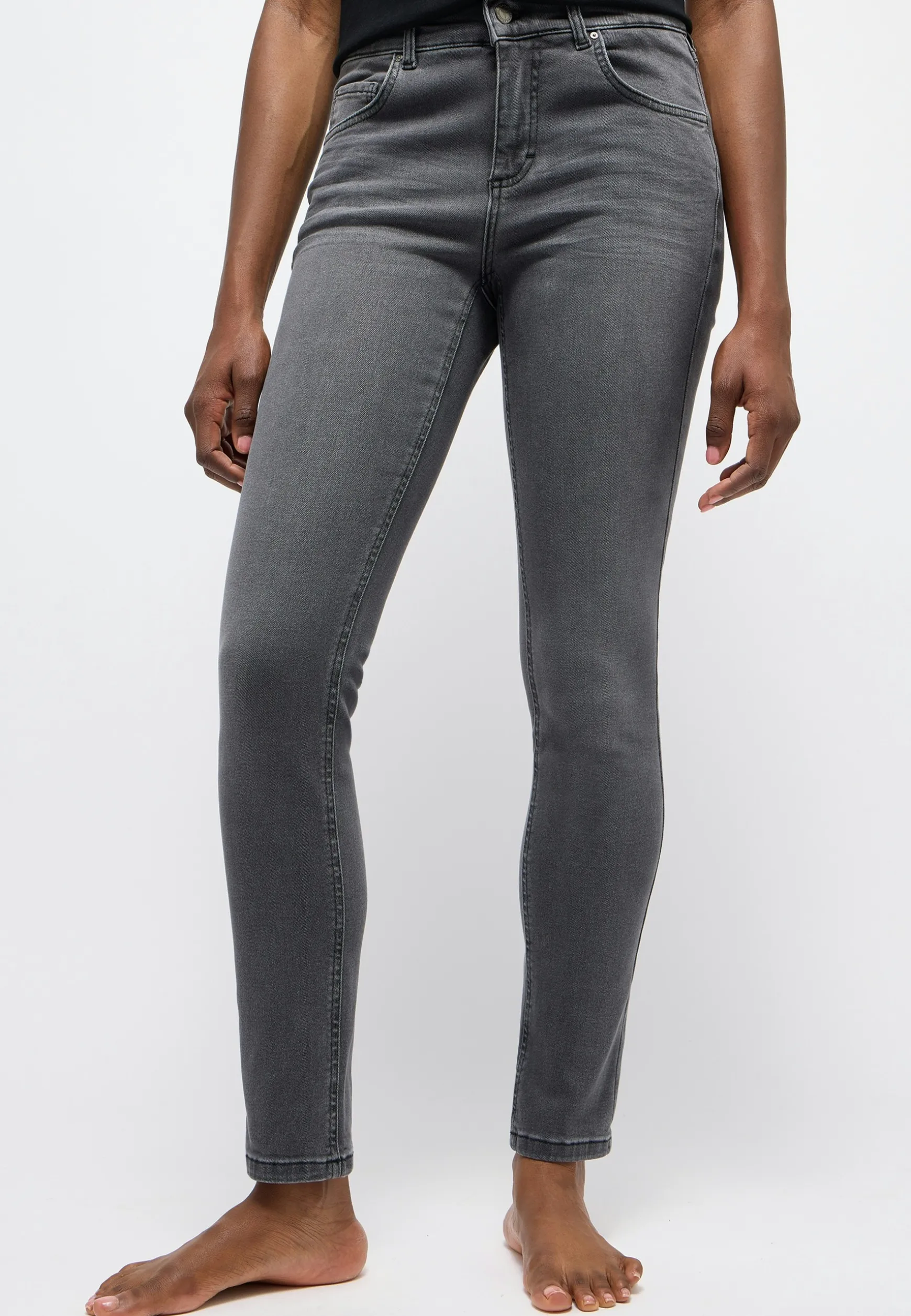 Skinny jeans with used wash