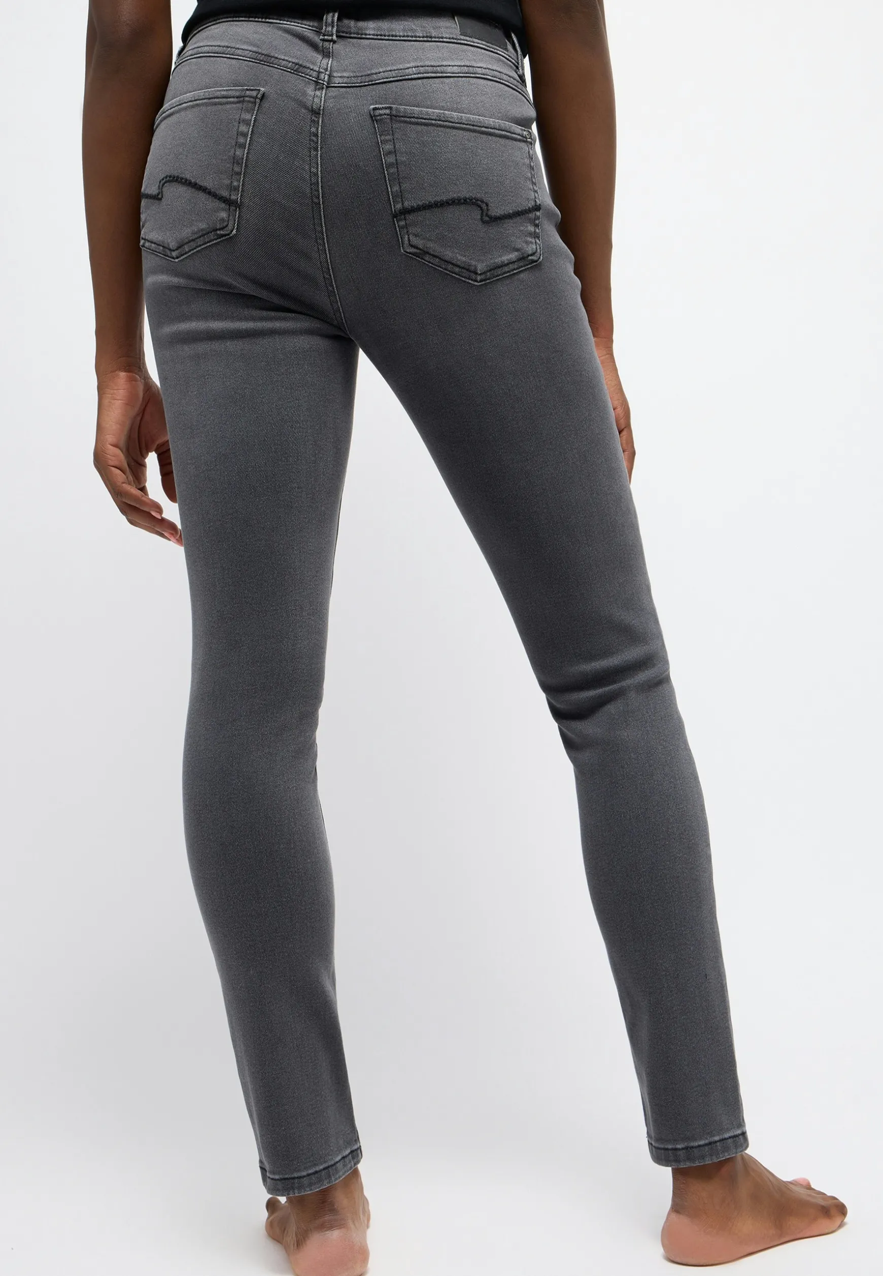 Skinny jeans with used wash