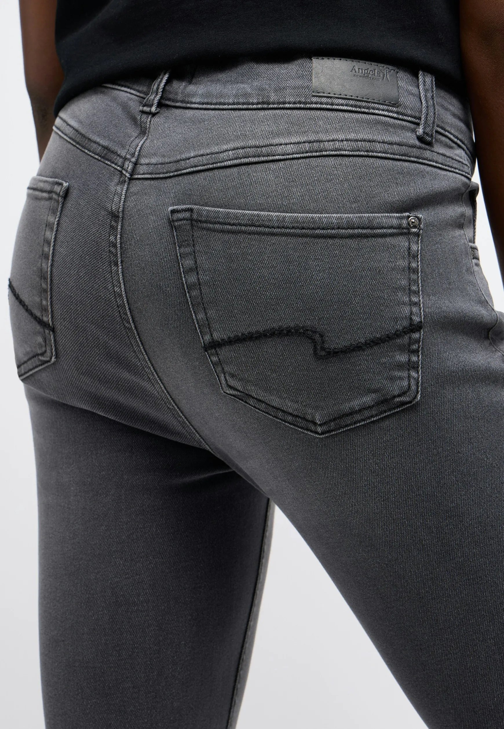 Skinny jeans with used wash