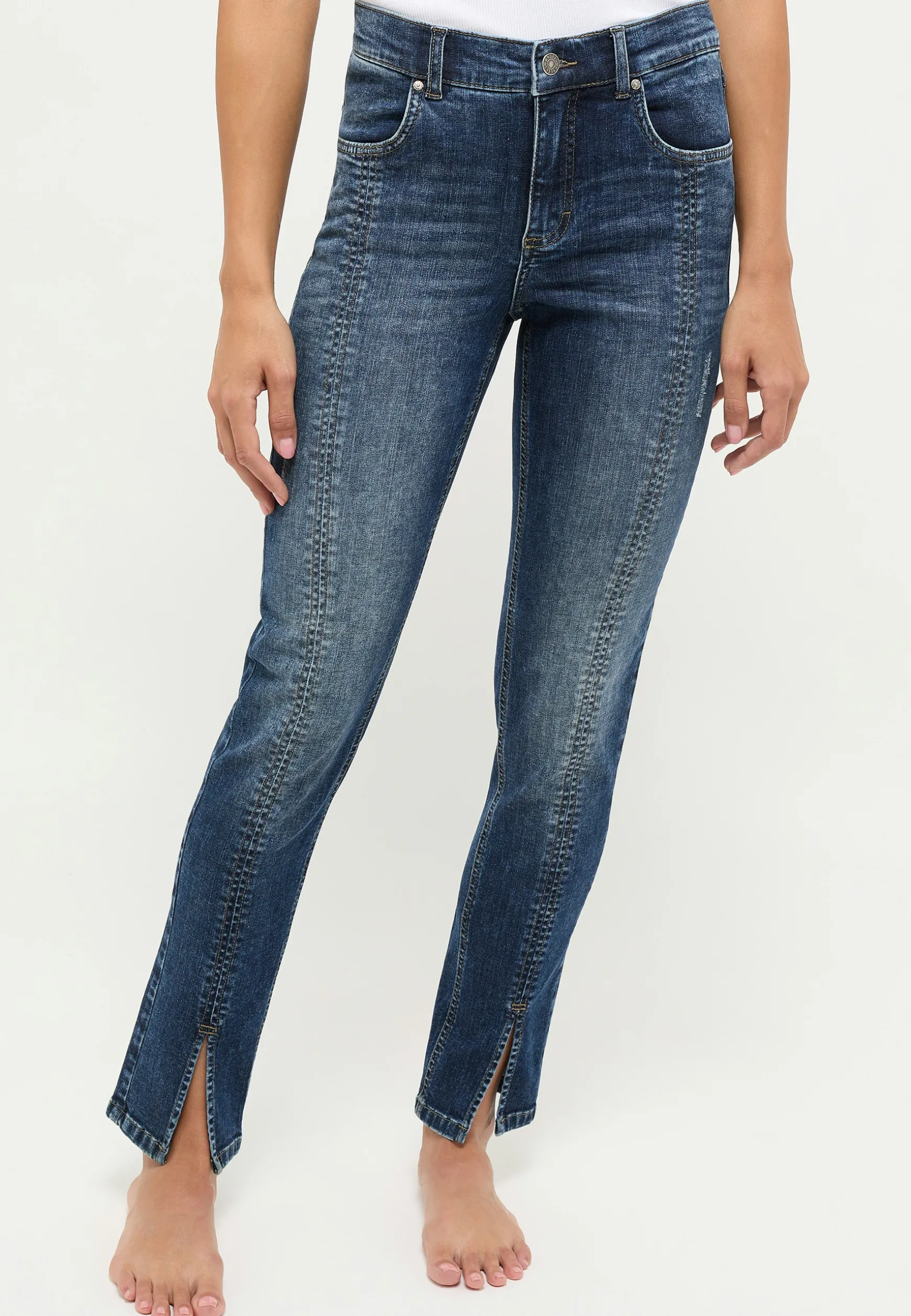 Skinny slit jeans