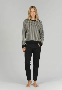 Sweater with fashionable pattern